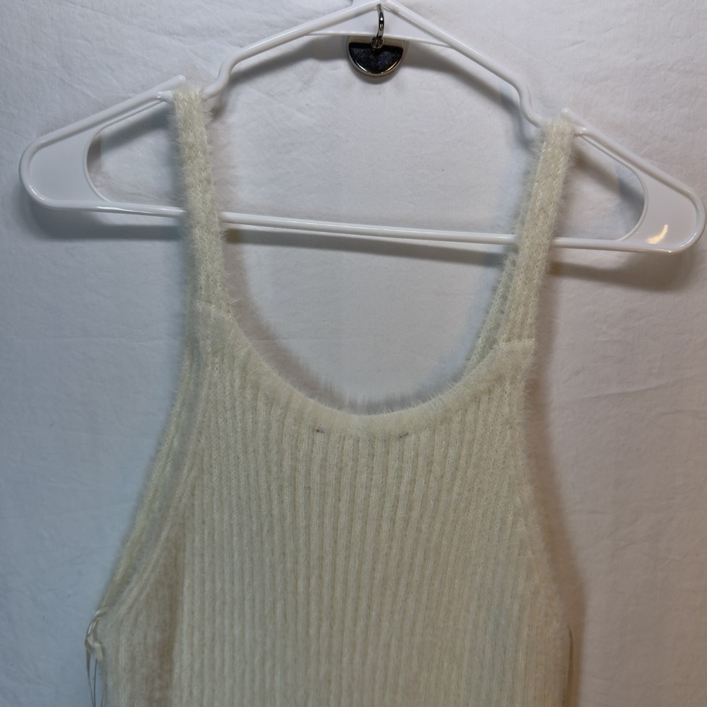 Boston Proper NWT Ivory Women's Fuzzy Ribbed V-neck Tank Size M - Casual Dressy - Picture 11 of 11